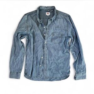 Levi's Casual Light Blue Button Down Shirt